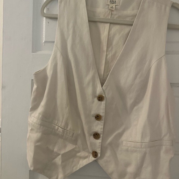 Cream Button-Up Vest top - Picture 2 of 3